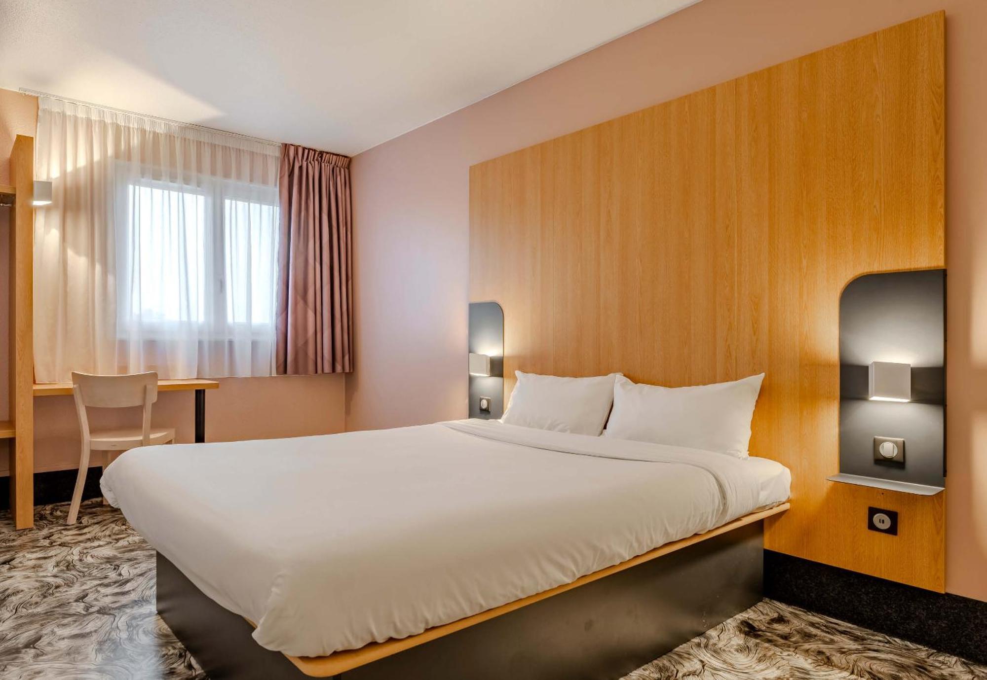 B&B Hotel Maubeuge-Louvroil Exteriör bild